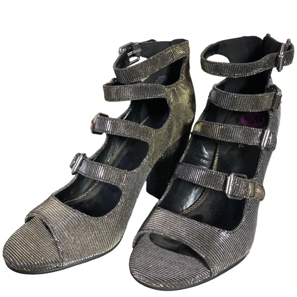 Indigo Rd. “Irbarian” Metallic gladiator heel - Picture 8 of 15
